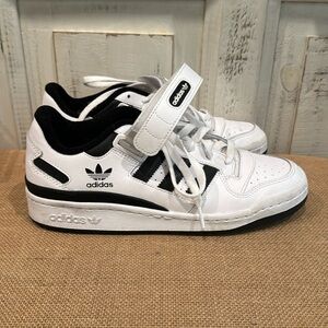 Like new men’s adidas size 8.5